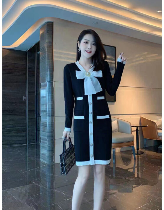DL222 : Đầm len dệt kim cổ chữ V cài nơ trắng 4 túi dễ thương